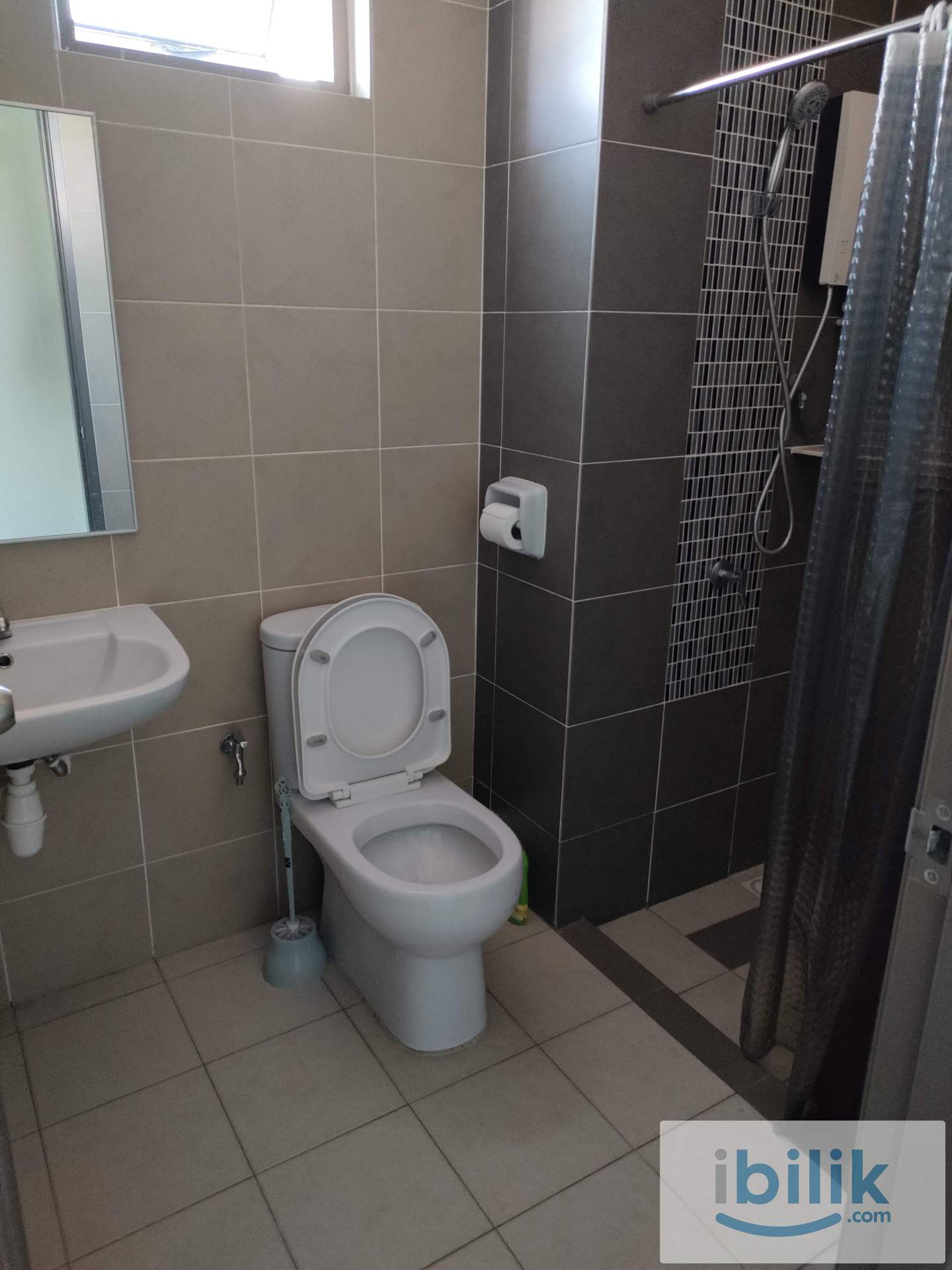 COZY MASTER ROOM ( FEMALE UNIT ) AT BAYAN LEPAS NEAR INDUSTRIAL AREA N AIRPORT  - Image 4