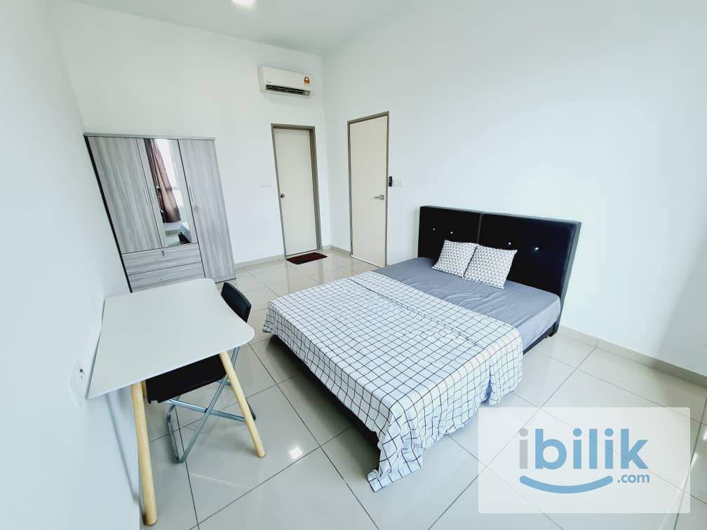 COZY MASTER ROOM AT SOLARIA RESIDENCES BAYAN LEPAS ! FREE MONTHLY CLEANING N WIFI  - Image 1
