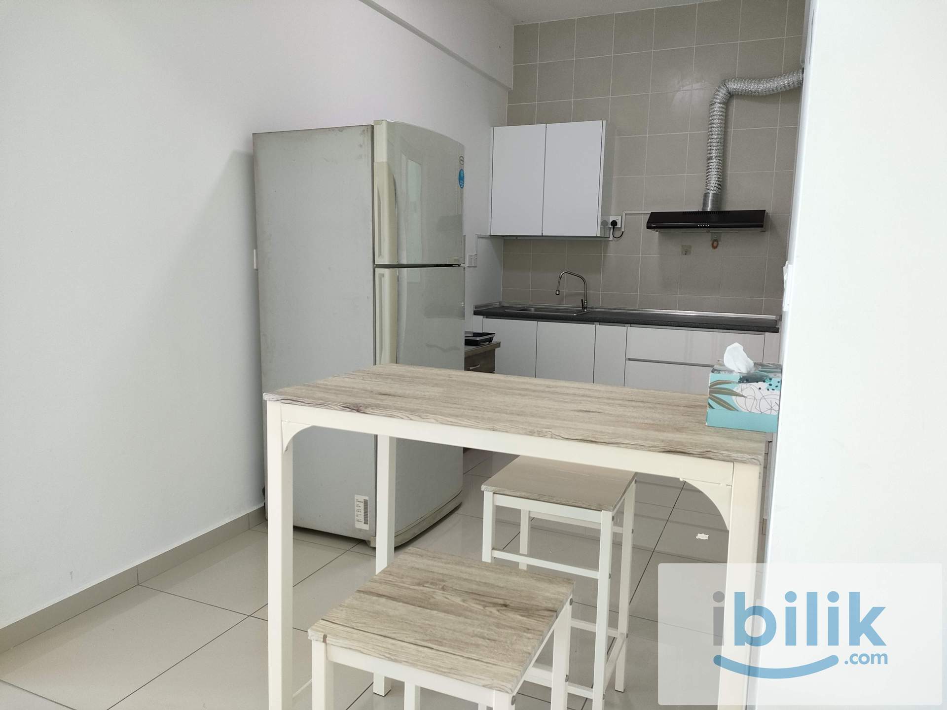 COZY MASTER ROOM AT SOLARIA RESIDENCES BAYAN LEPAS ! FREE MONTHLY CLEANING N WIFI  - Image 4