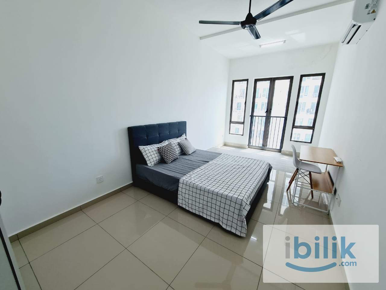 COZY MASTER ROOM AT TREE SPARINA BAYAN LEPAS NEAR AIRPORT & INDUSTRIAL AREA - Image 1