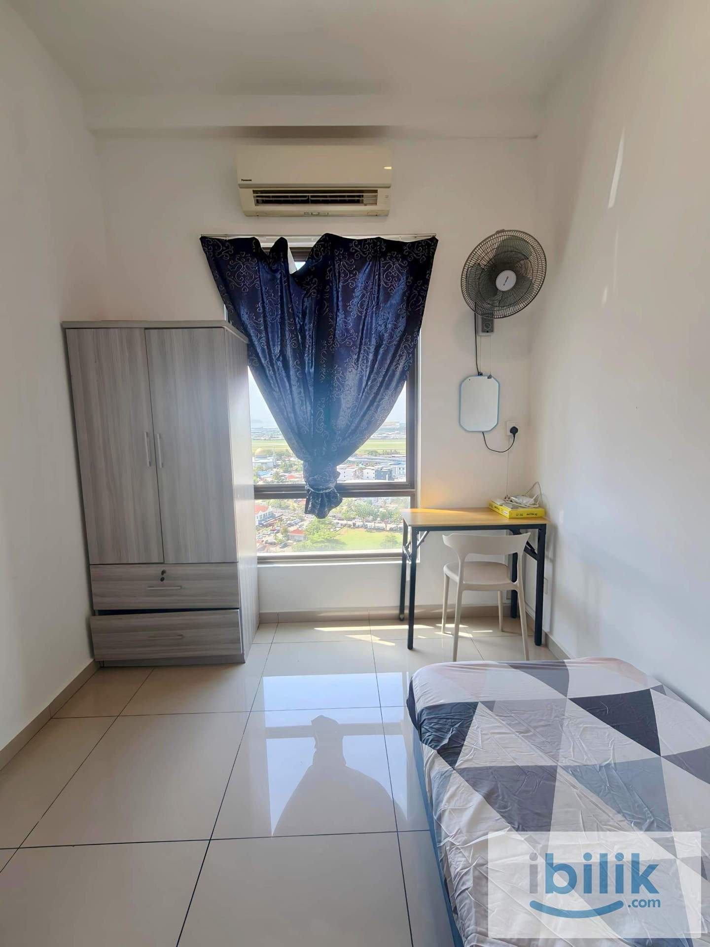 COZY SINGLE ROOM AT TREE SPARINA NEAR INDUSTRIAL AREA ! FREE WIFI N MONTHLY CLEANING  - Image 3