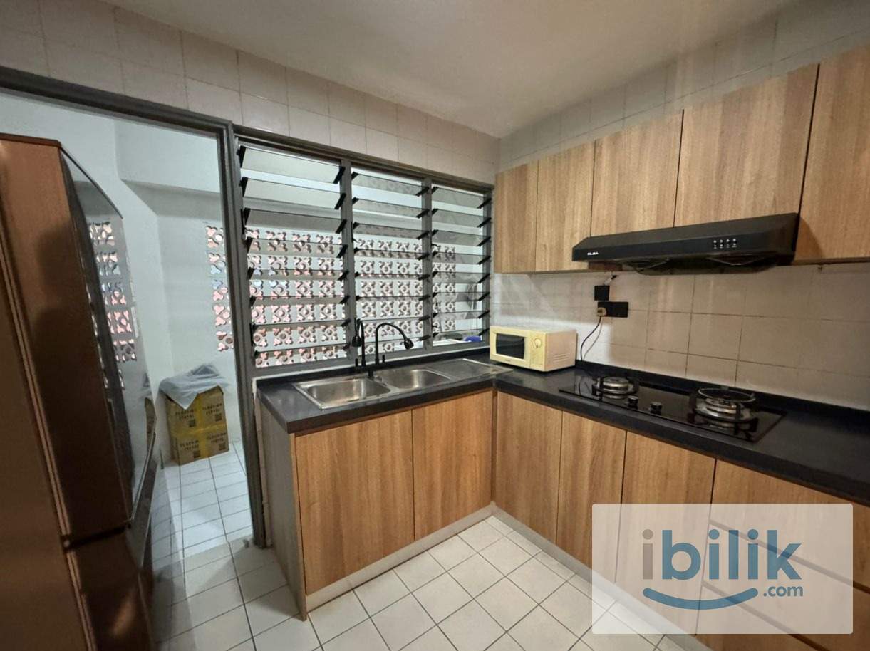 middle room for rent - Image 3