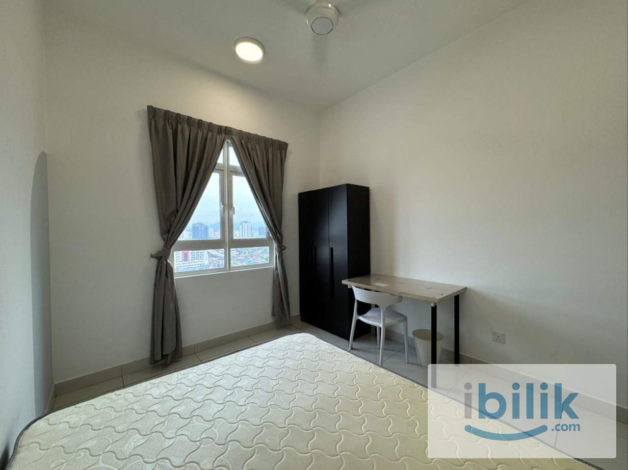 Middle Bedroom for rent - Image 4