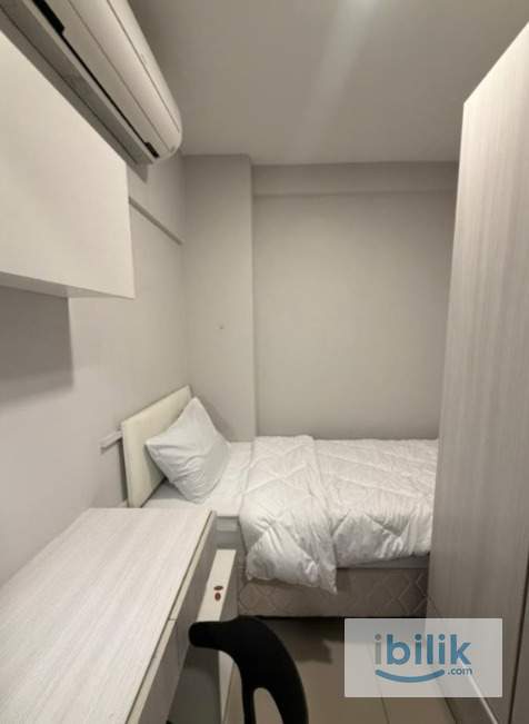 Room - Image 4