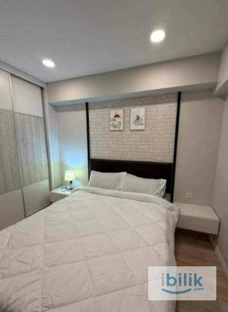 Room - Image 5
