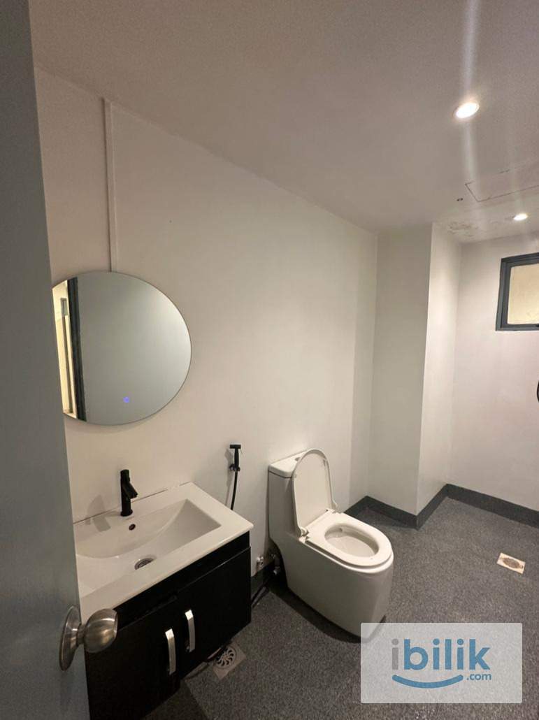 room - Image 6
