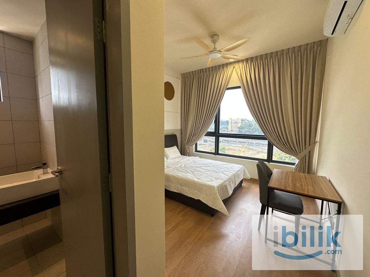 Cozy master room in town - Image 5