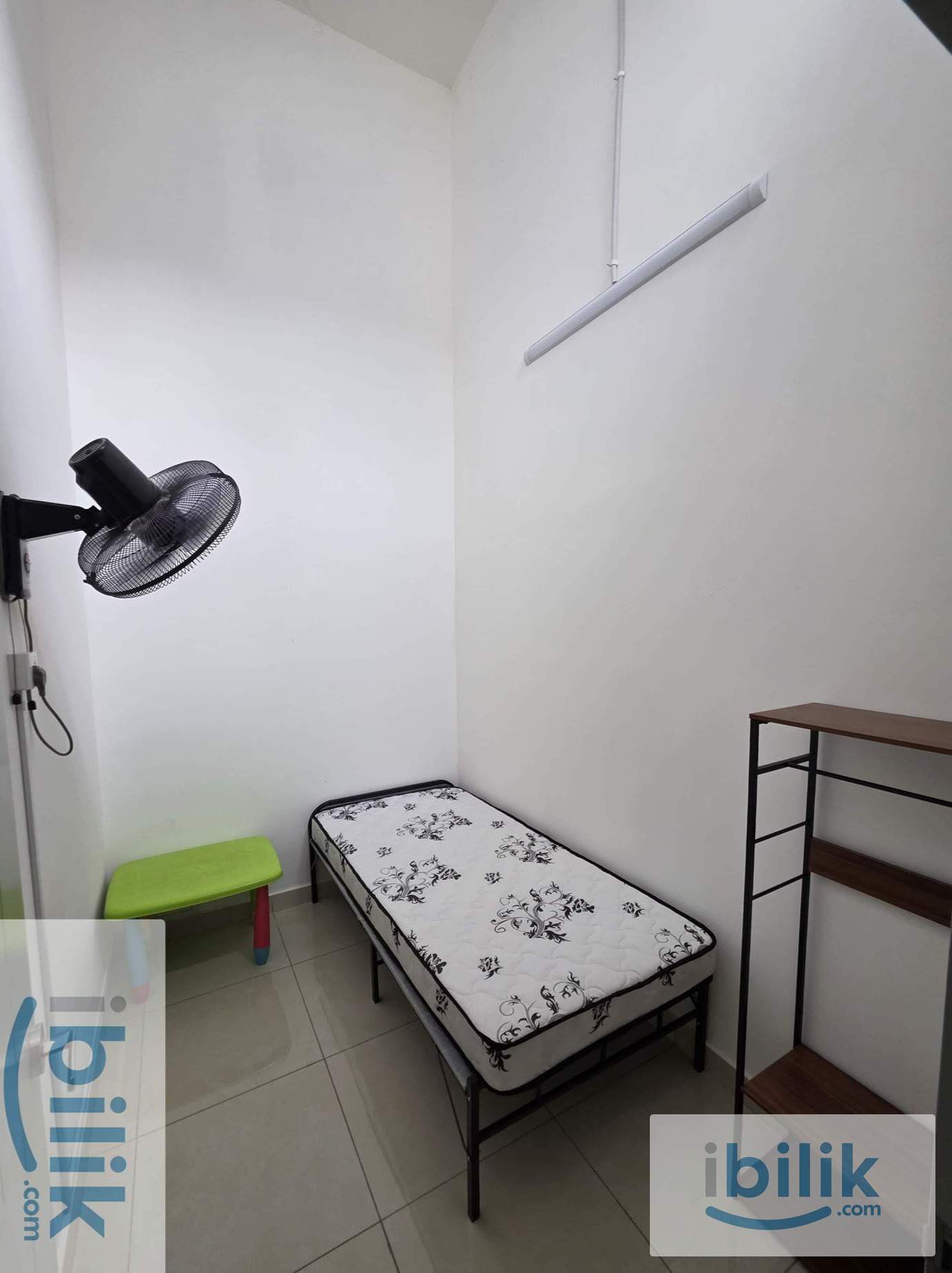Cosy Small Room at Taman Impian Emas - Image 1