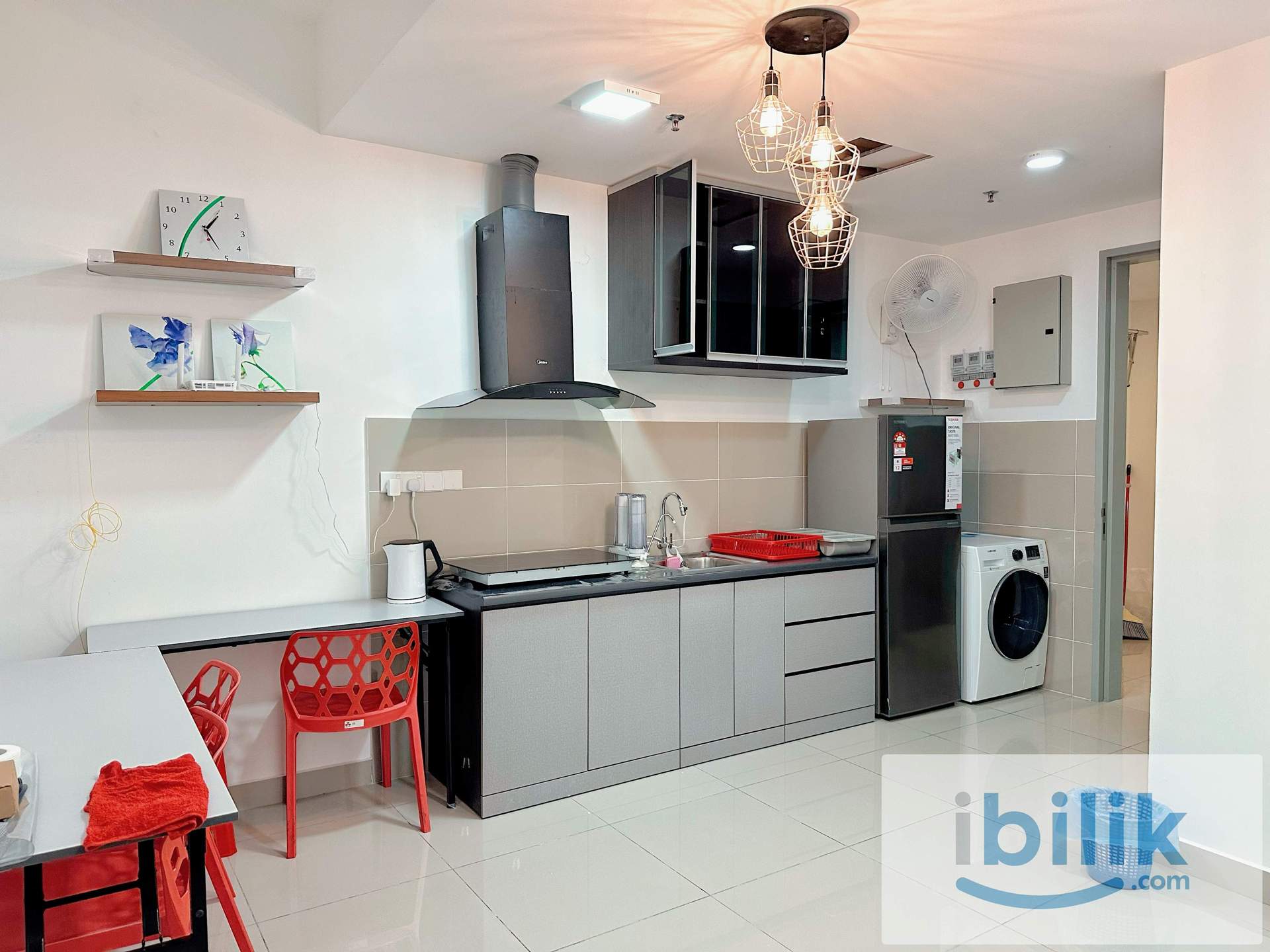 Female Unit – Master Room with Private Bathroom @ Utropolis, Glenmarie - Image 5