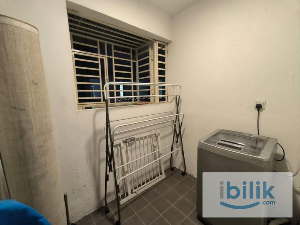 Master Bedroom - Image 6