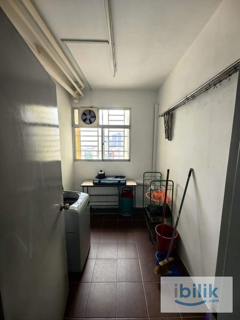 B-18-13A MASTER ROOM /MEDIUM ROOM /SMALL ROOM - Image 3