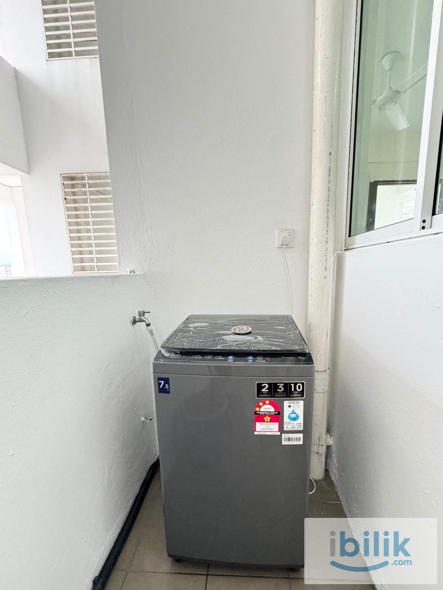 Master Room on The H2O Jelutong - Image 6