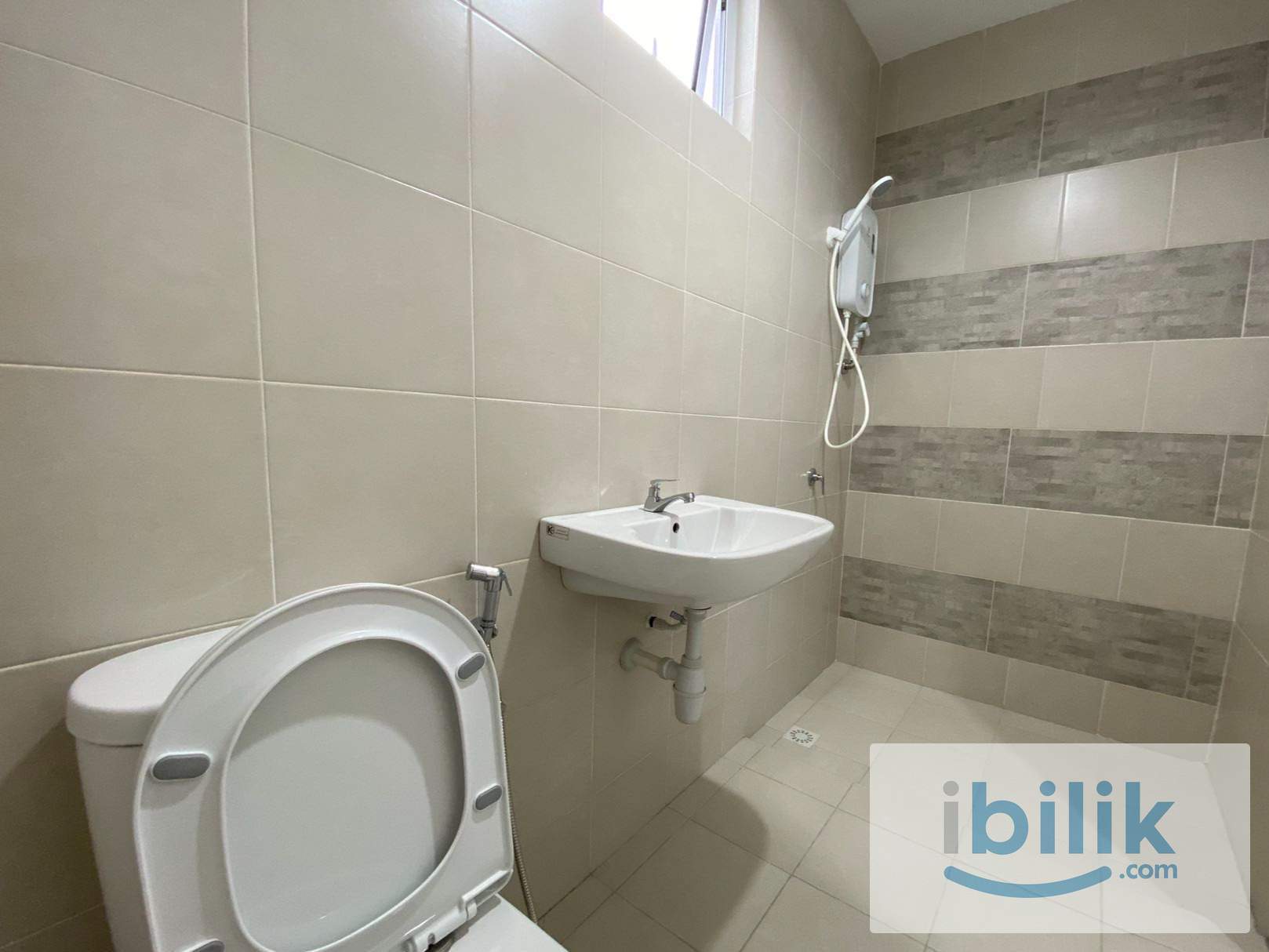 Balcony Room for rent in sungai ara - Image 3