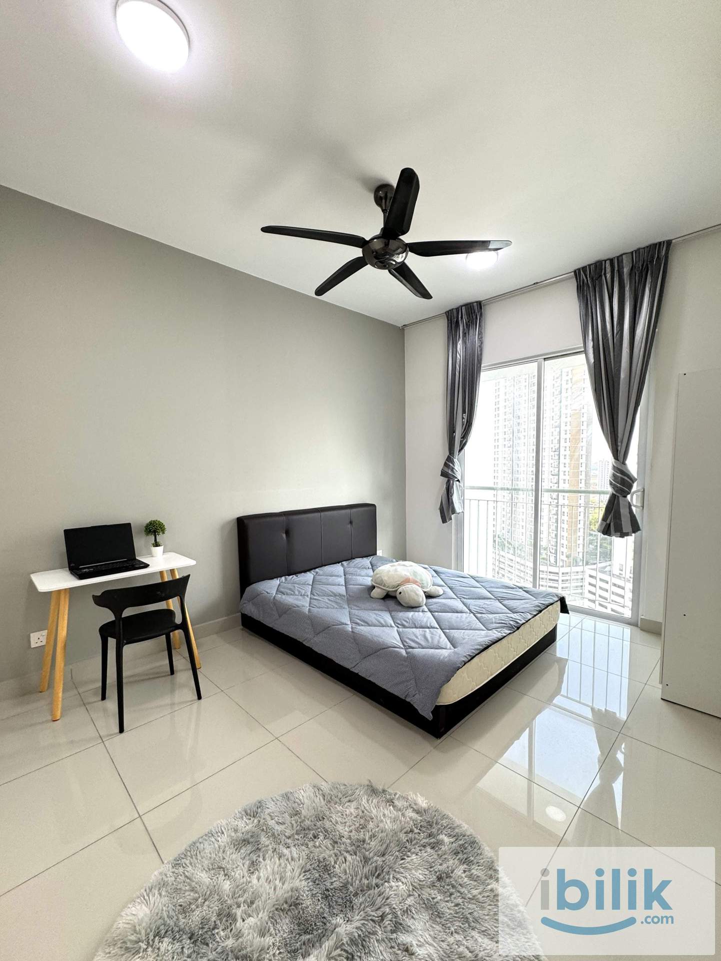Master Room - Image 1