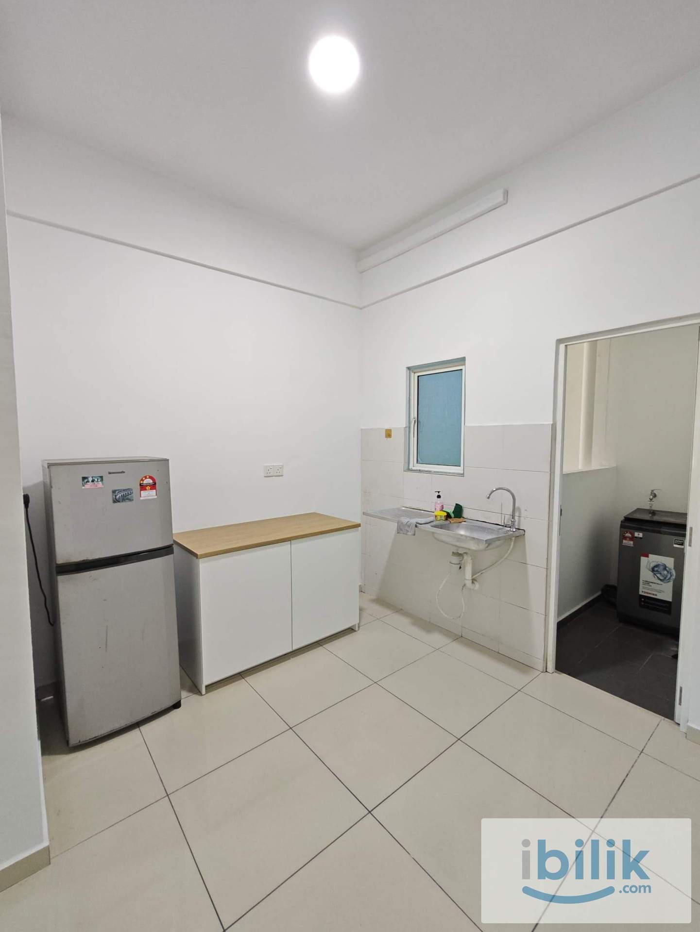 [Female unit] Master room with private bathroom at Bayan Lepas - Image 4