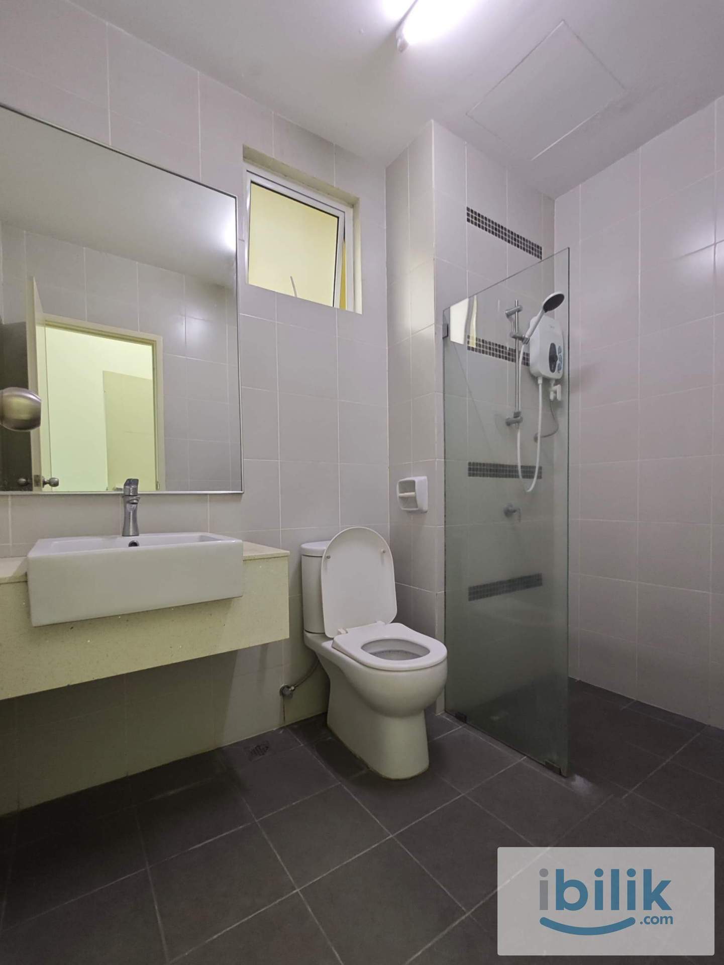 [Female unit] Master room at Bayan lepas with Private bathroom - Image 2