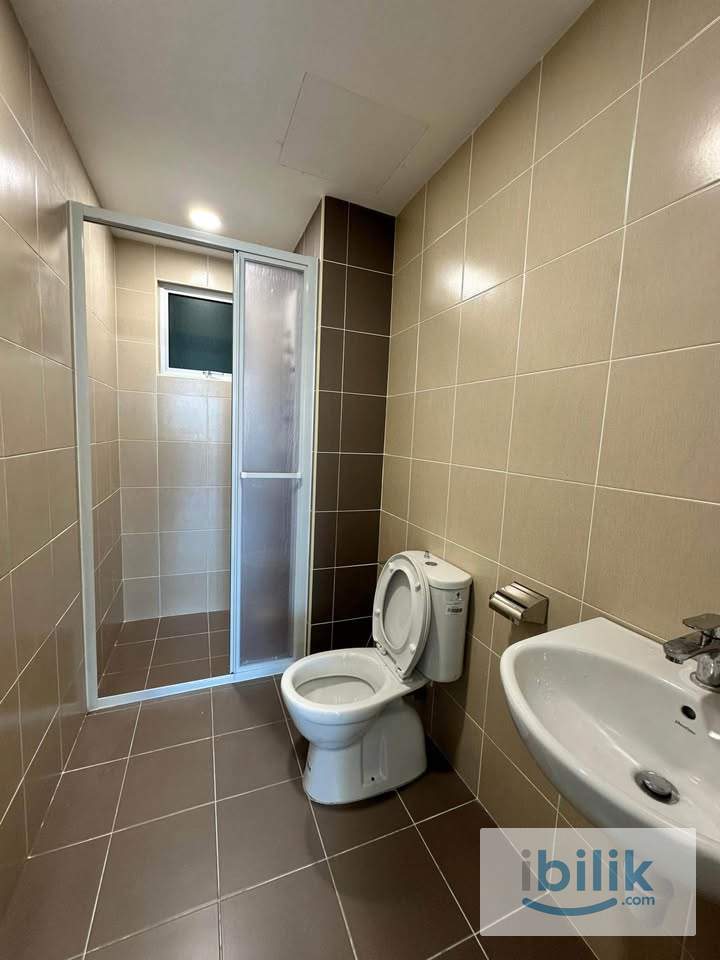 Razak City Residences Master Room Private Bathroom Sungai Besi near Tun Razak - Image 2