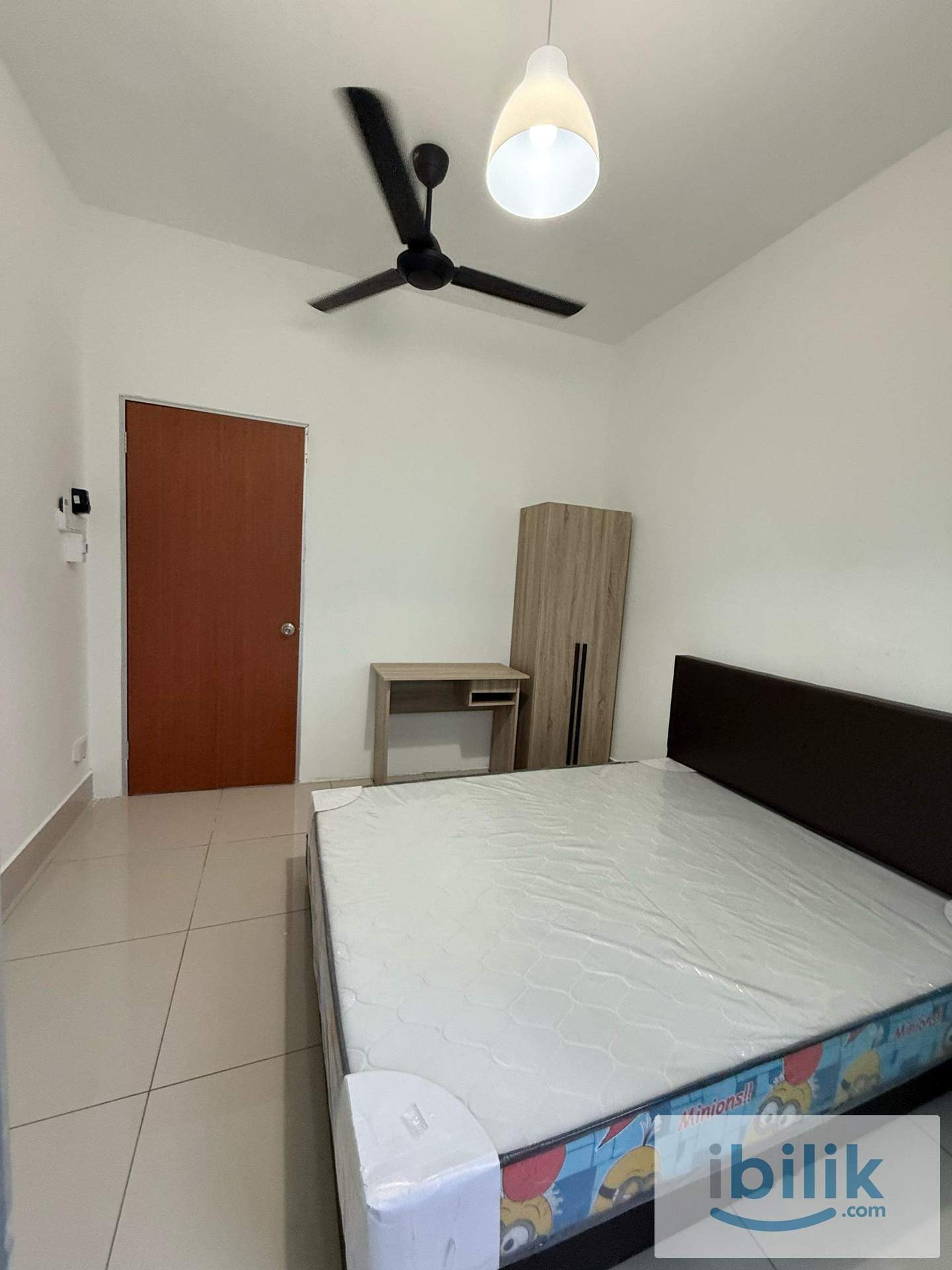 Aircond Medium Balcony Room for Female Only [Low Deposit] - Image 4