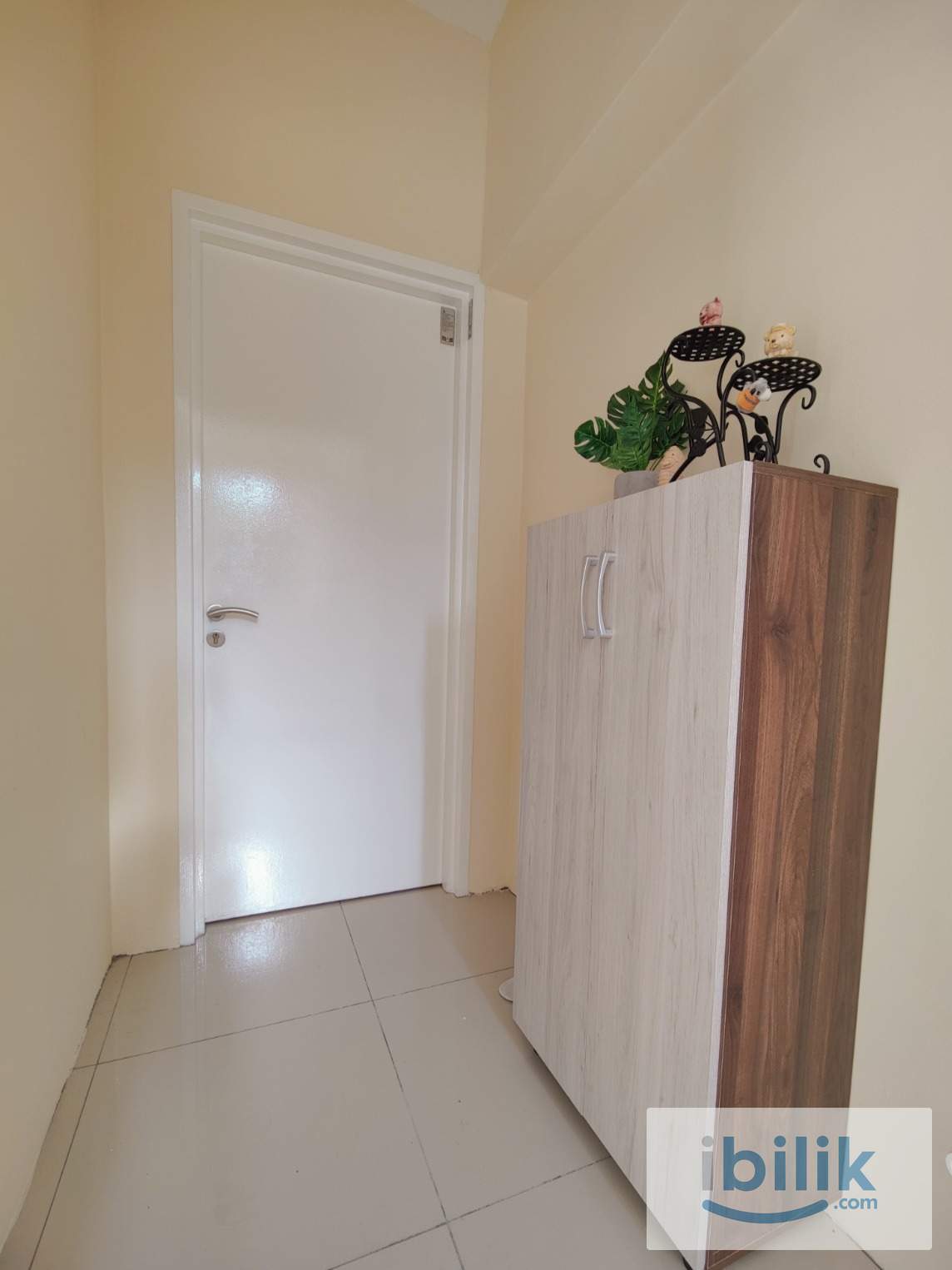 Working near  BLOOMSVALVE | Old Klang Road Puchong/ Cozy Room at Tiara Mutiara - Image 4