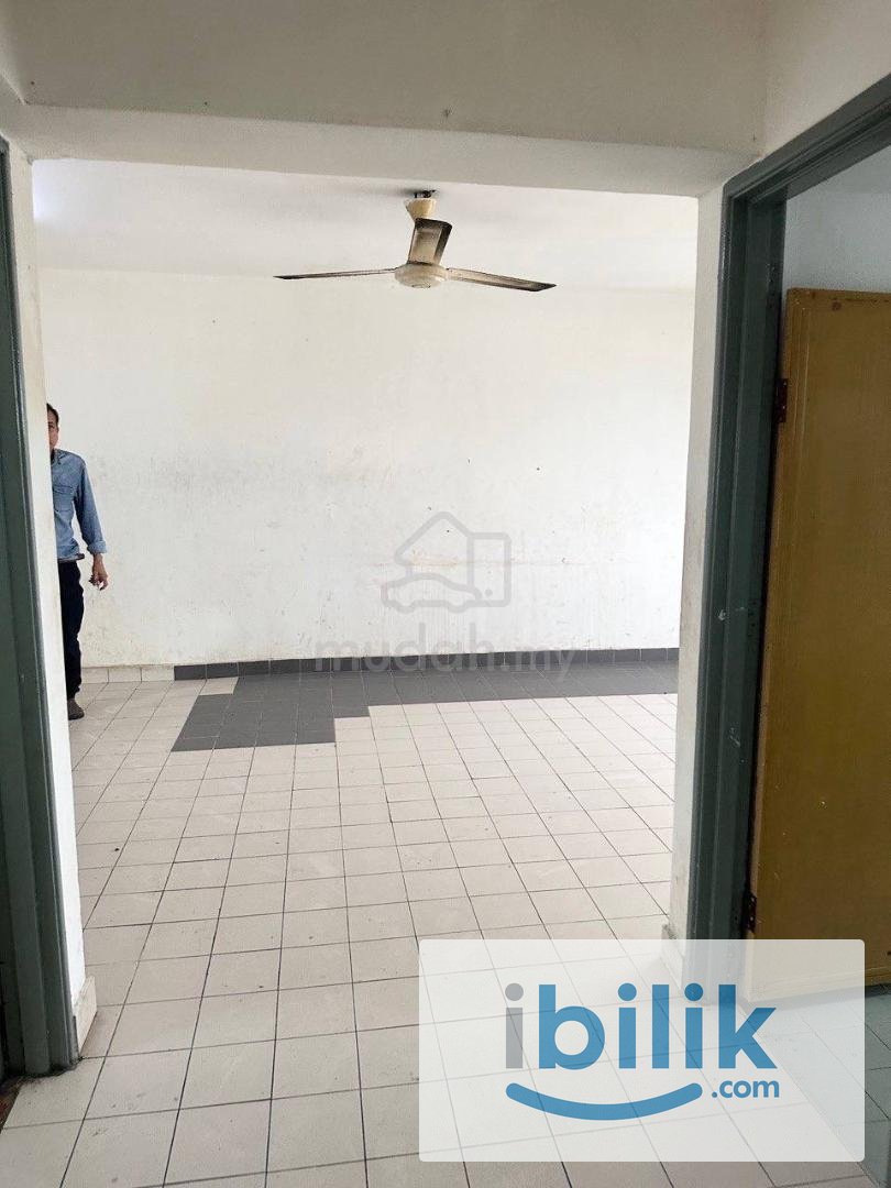 ASTANA Mutiara Master Room for Rent - Image 3