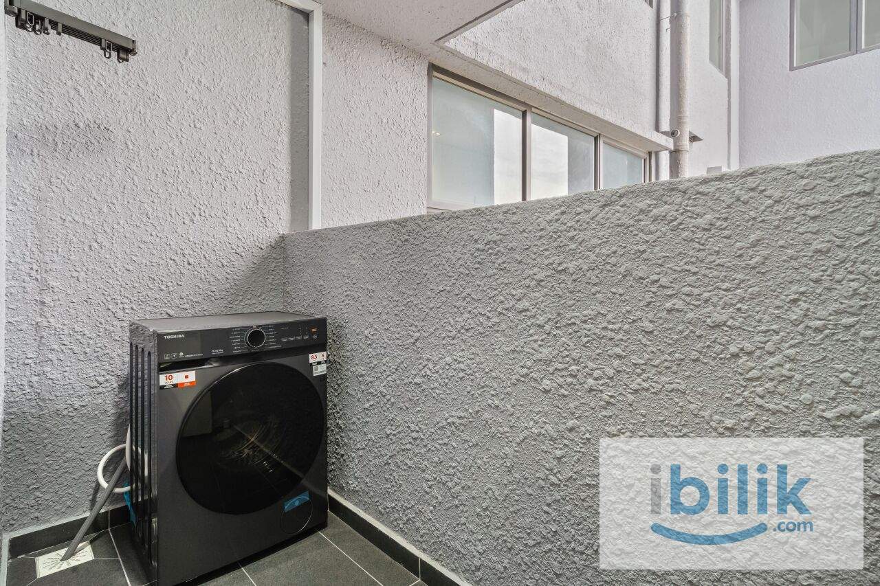 MIDDLE Room at Meta Residences Putra Permai, Seri Kembangan - Image 6