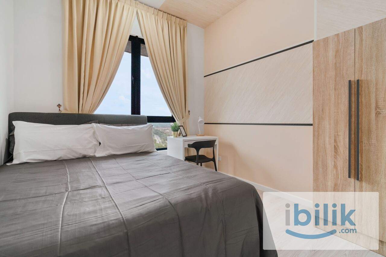 Middle Room at Meta Residences Putra Permai, Seri Kembangan - Image 1