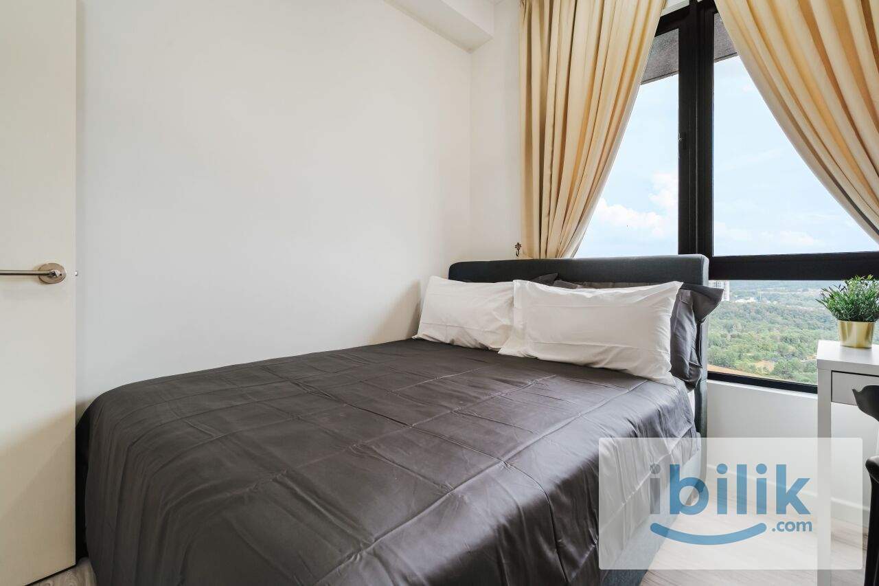 Middle Room at Meta Residences Putra Permai, Seri Kembangan - Image 2