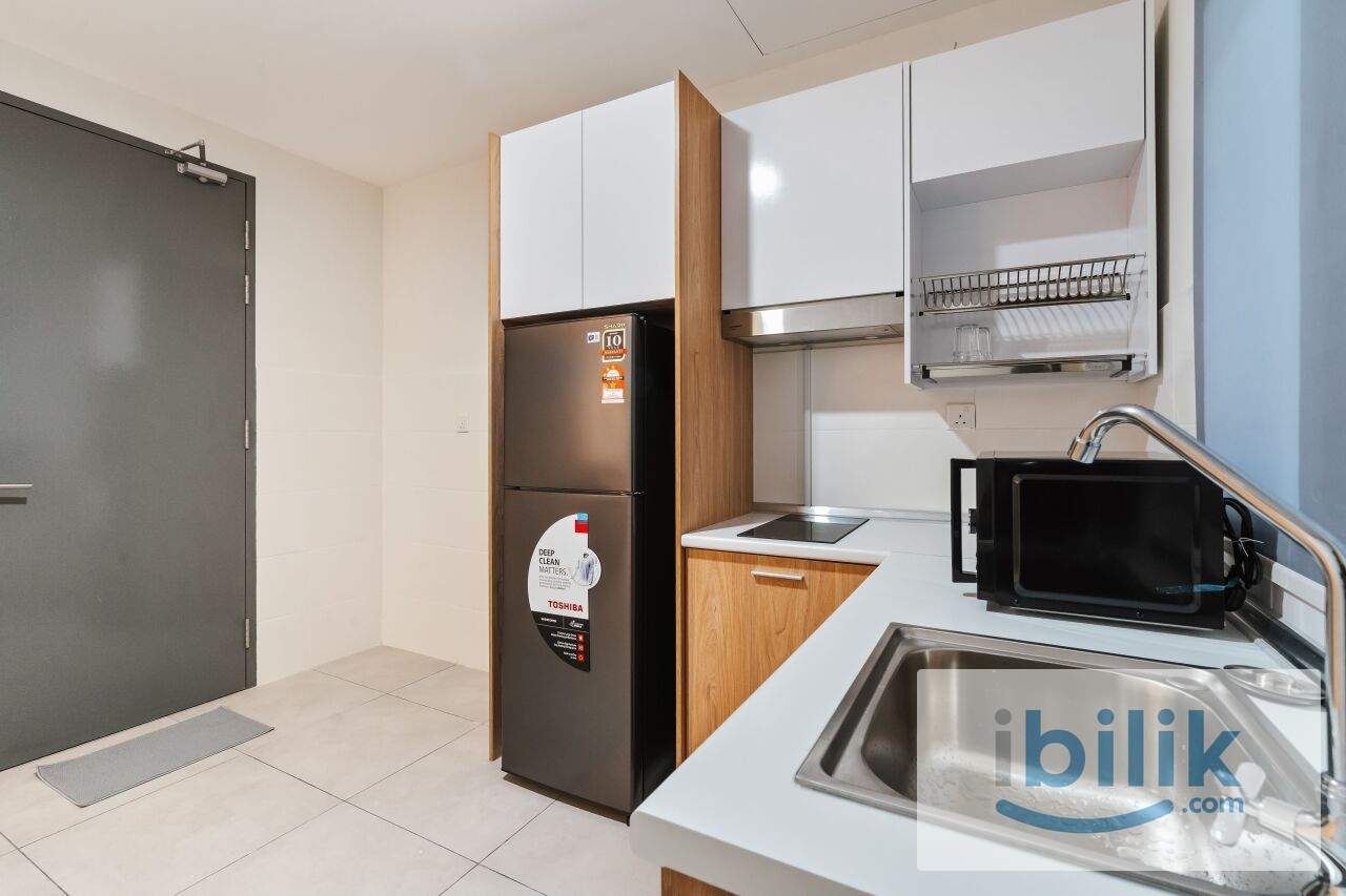 Middle Room at Meta Residences Putra Permai, Seri Kembangan - Image 5
