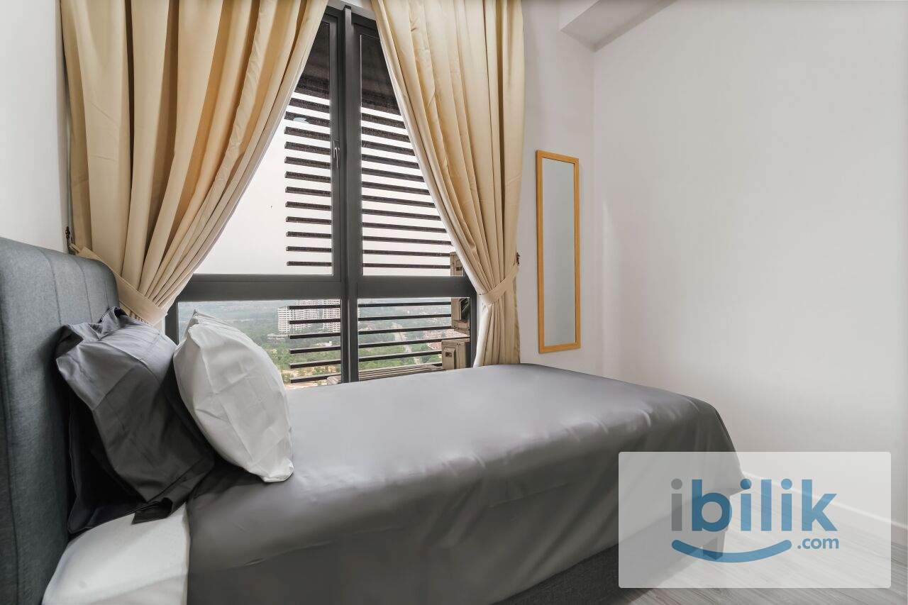 Middle Room at Meta Residences Putra Permai, Seri Kembangan - Image 2