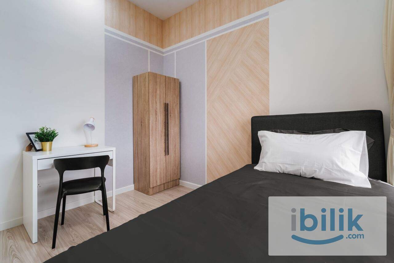 Middle Room at Meta Residences Putra Permai, Seri Kembangan - Image 3