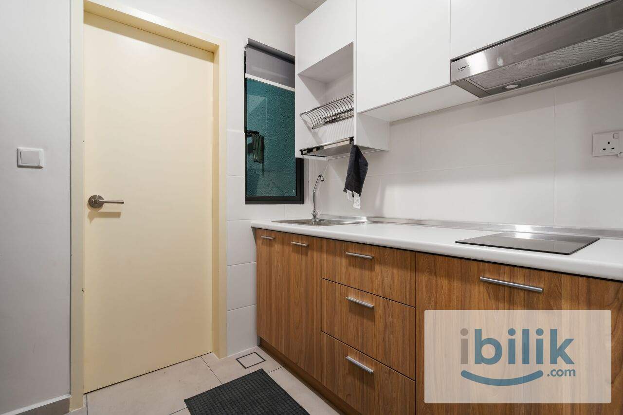 Middle Room at Meta Residences Putra Permai, Seri Kembangan - Image 5