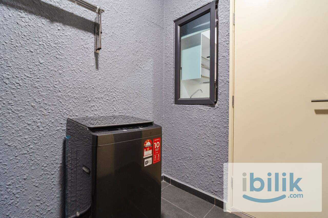 Middle Room at Meta Residences Putra Permai, Seri Kembangan - Image 6