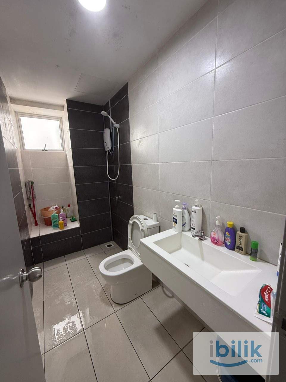 PV18 SETAPAK BALCONY ROOM FOR RENT - Image 9