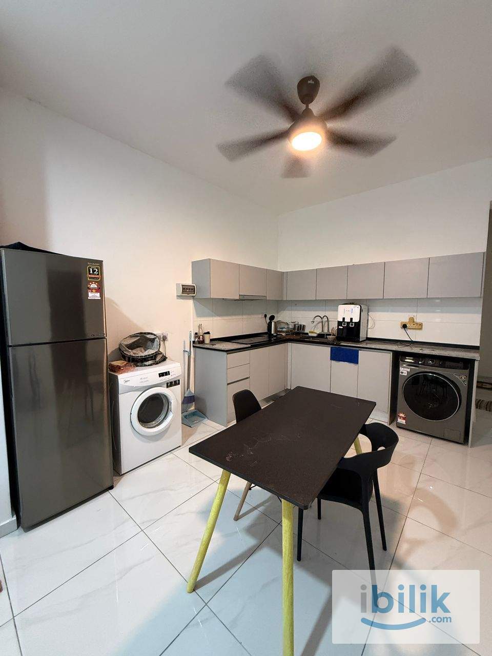 Equine Residence MASTER Room for RENT - Image 5
