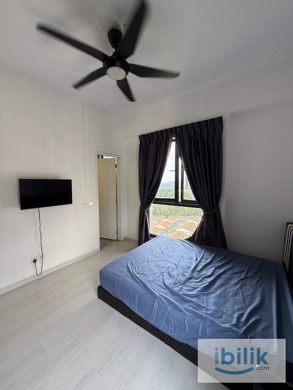 Equine Residence MASTER Room for RENT - Image 8