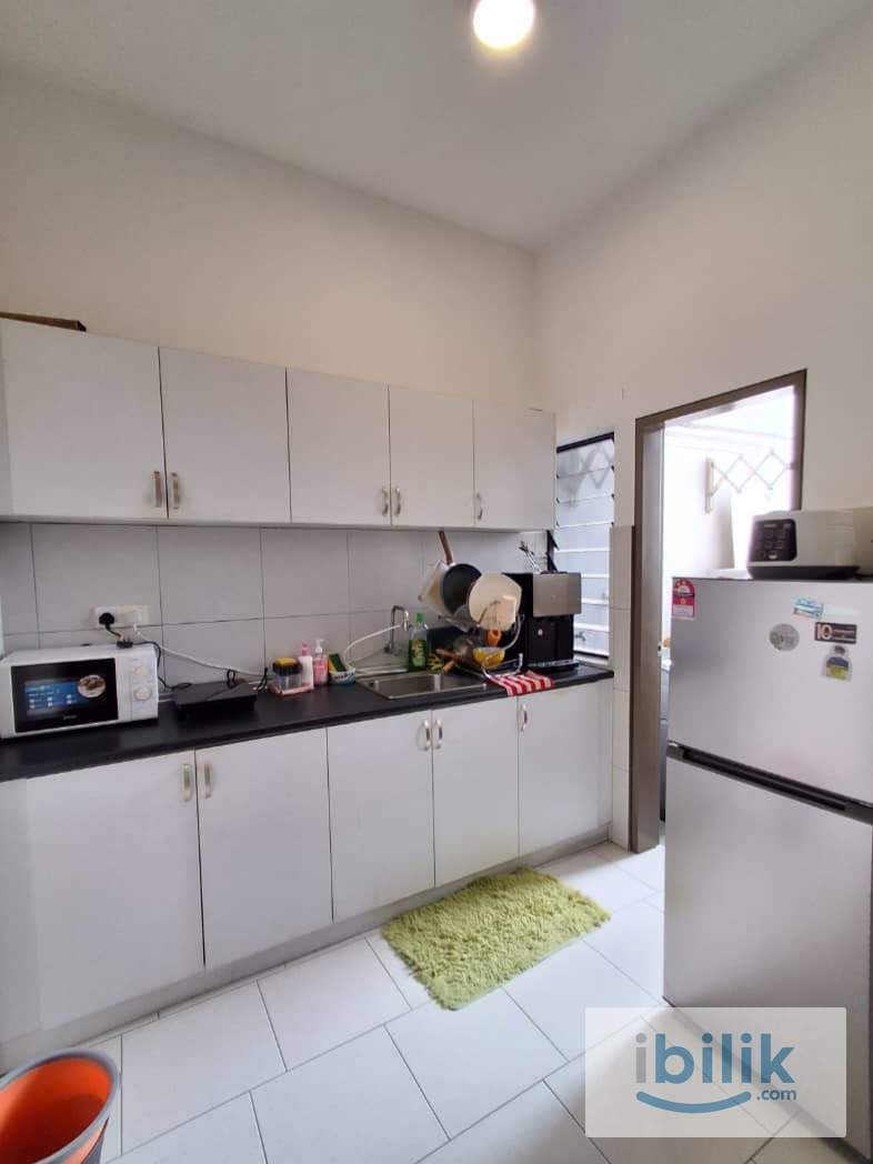 Astetica Residence MEDIUM Room for RENT! Opposite The Mines, KTM Serdang - Image 1