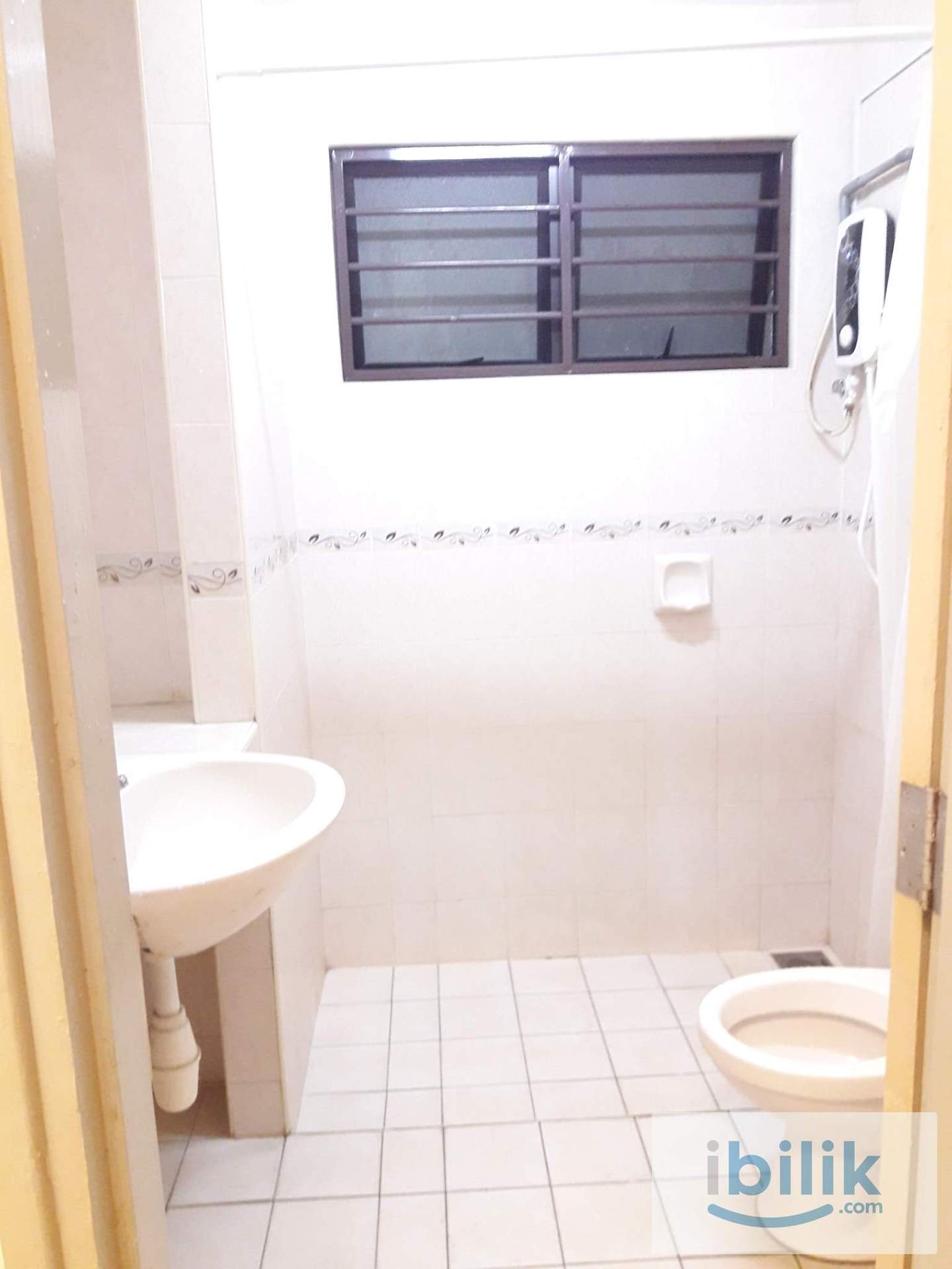 master bed room at pelangi utama condo - Image 3