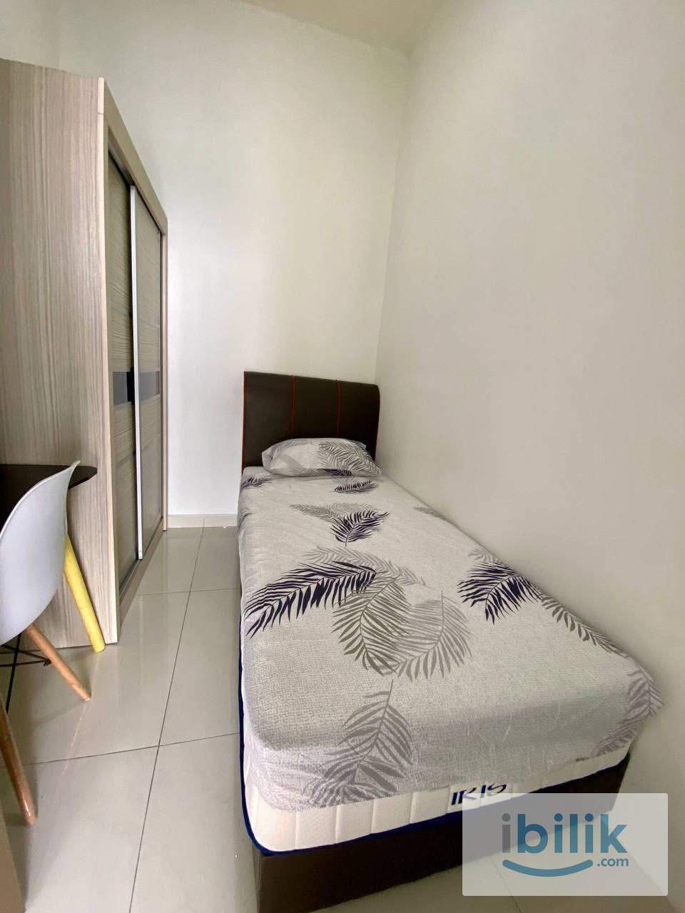 Single bedroom for rent in country garden danga bay  - Image 2