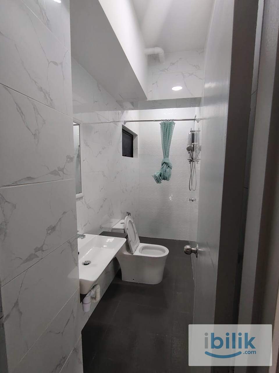 Whole unit - 3 Rooms only! - Image 2