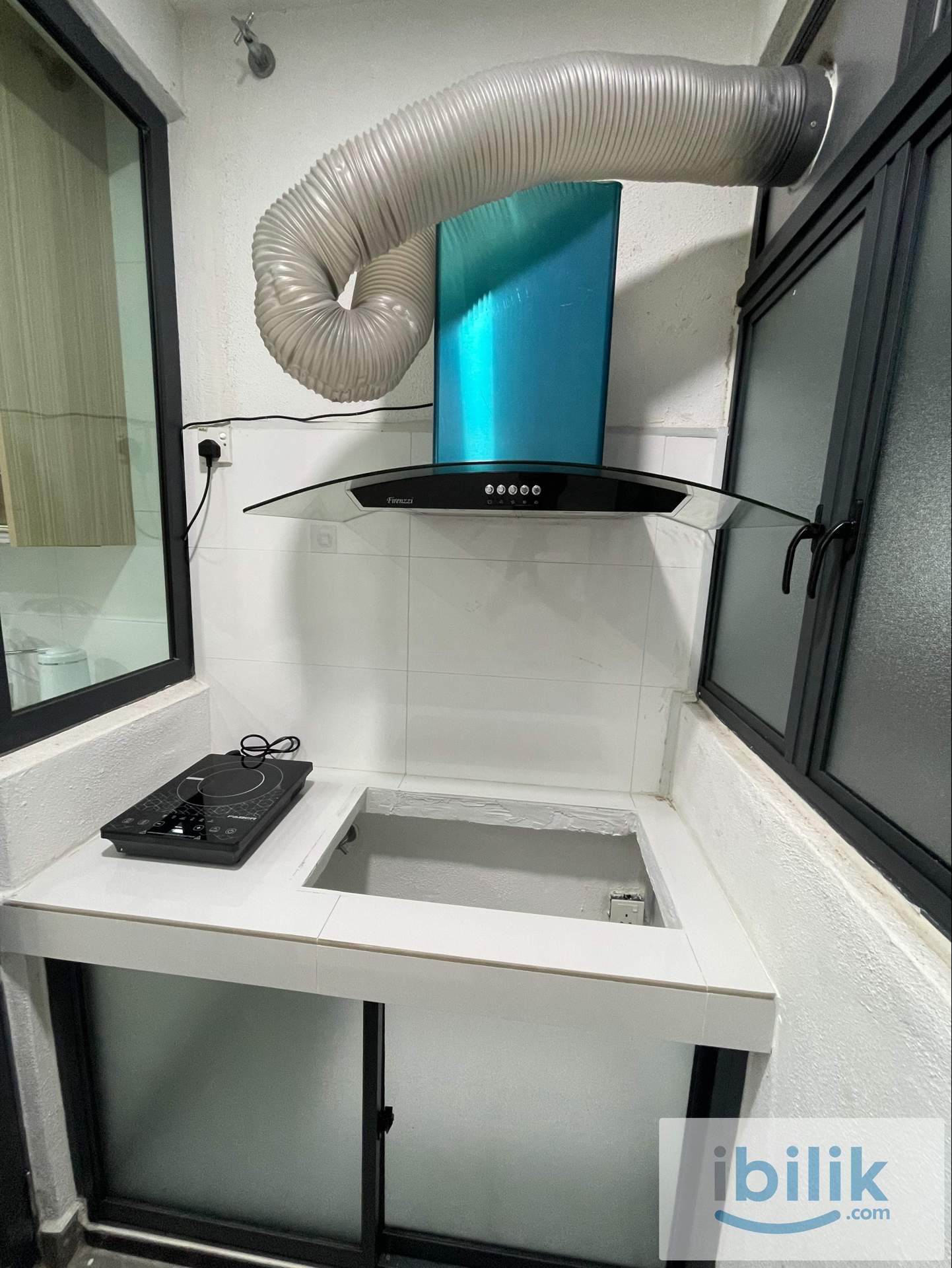 Unit E Block/Medium Room - Image 6