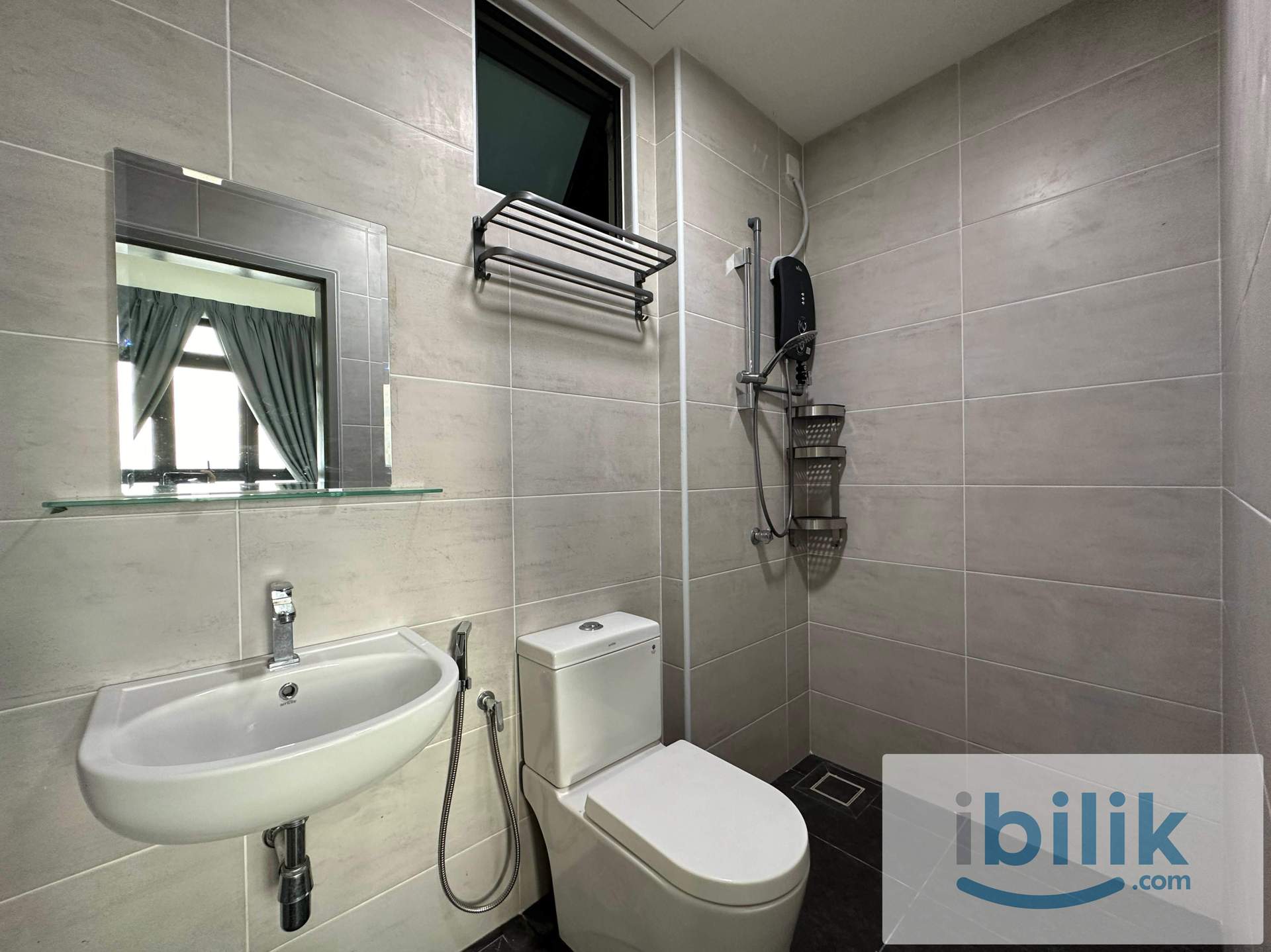 B11 Parkland Master Room,Mixed Gender,Link Bridge Walking Distance To MRT Batu 11 Cheras - Image 6