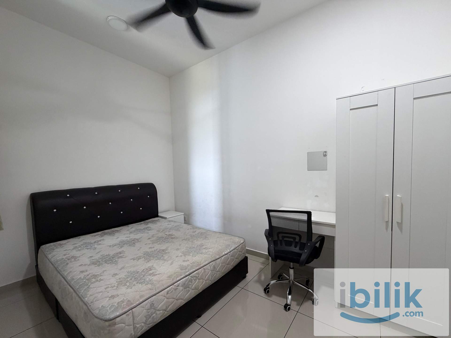 Mixed Gender,Free Utilities,Actual Unit,Walking Distance To MRT Batu 11 Cheras - Image 1