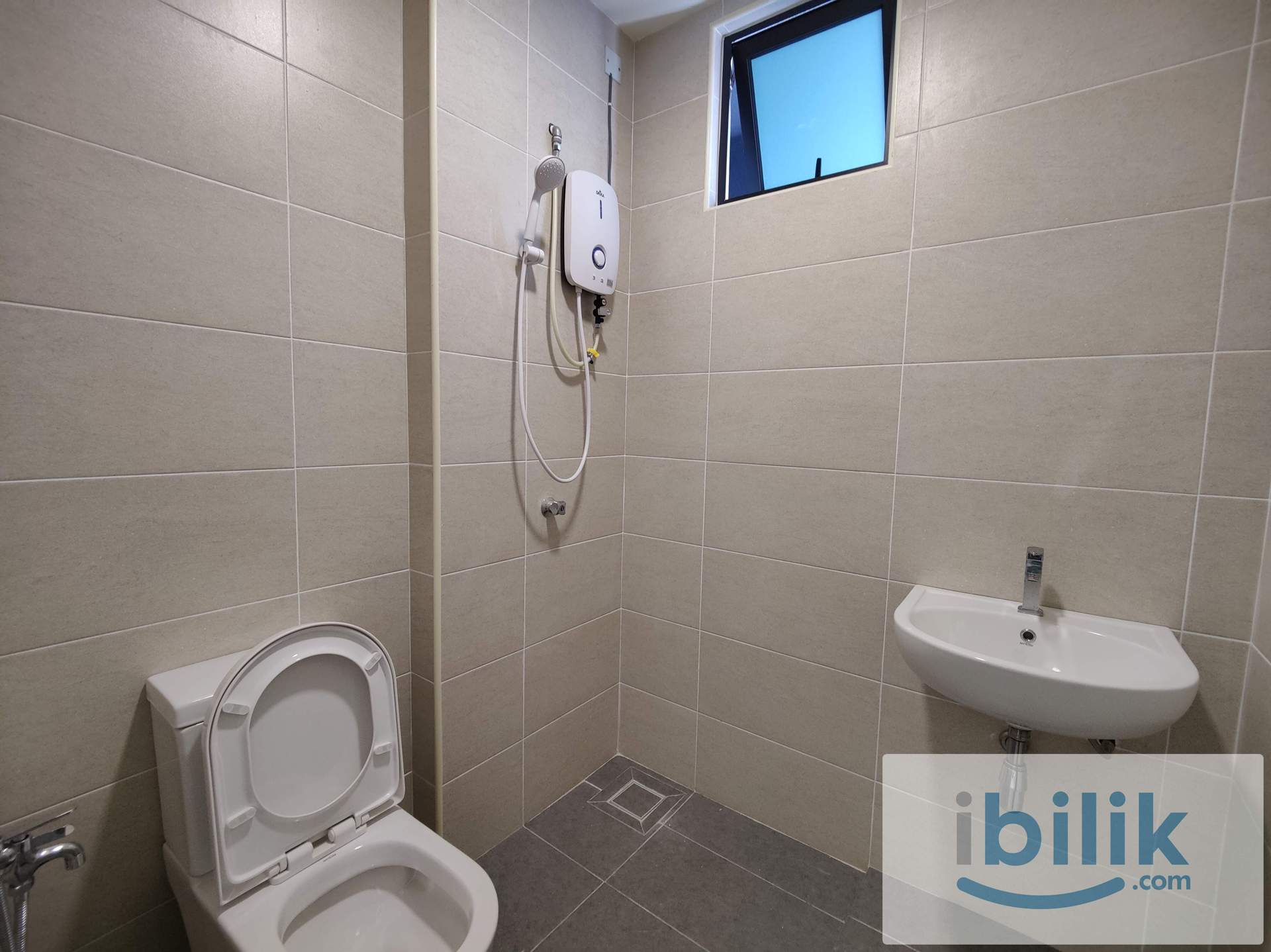 B11 Parkland Cheras,Middle Room,Mixed Gender,Walking Distance To MRT Batu 11 Cheras - Image 4