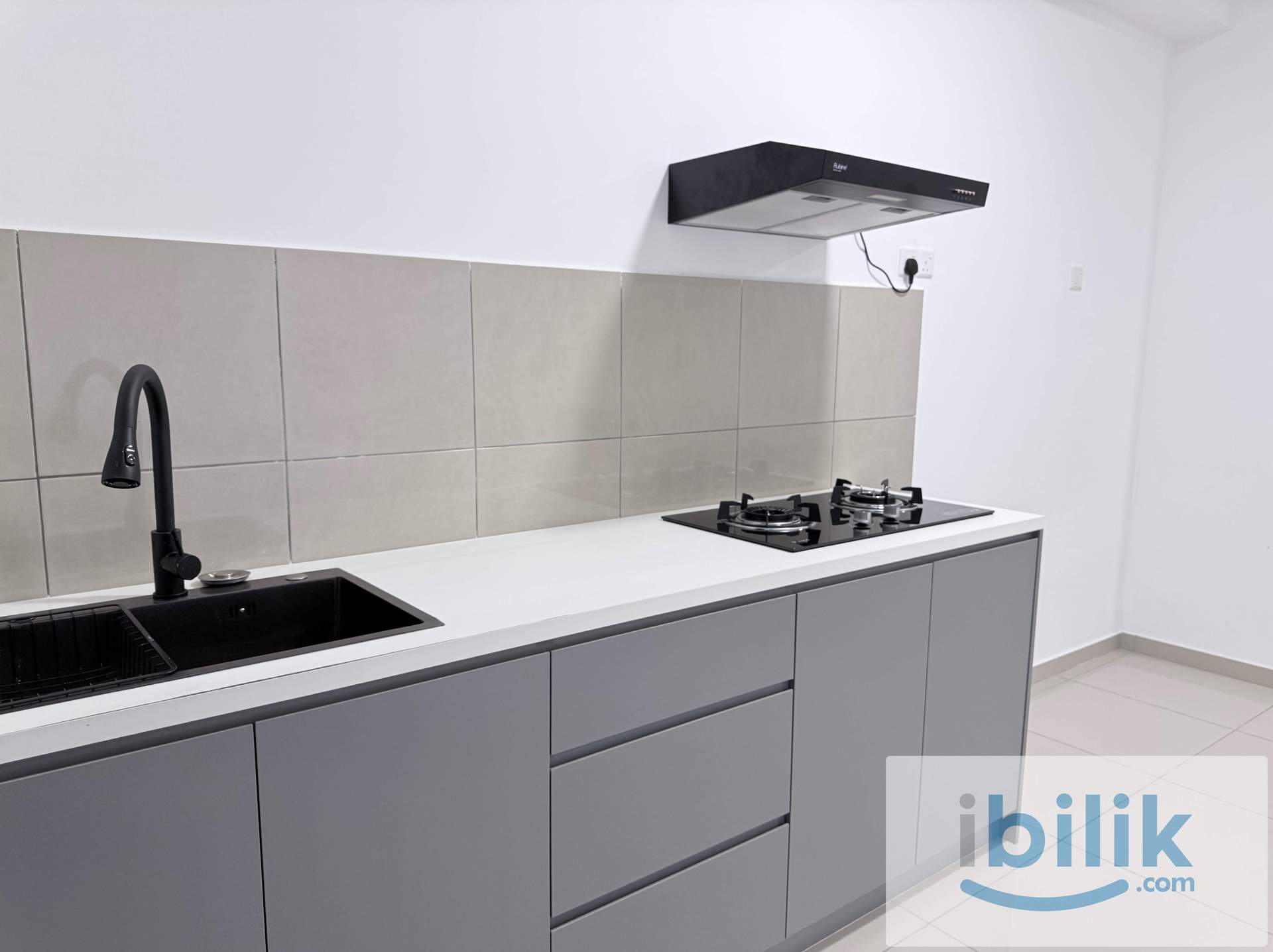 D Quince Single Room (MALE UNIT) Corner Unit Rare !!!! with Aircon - Image 3