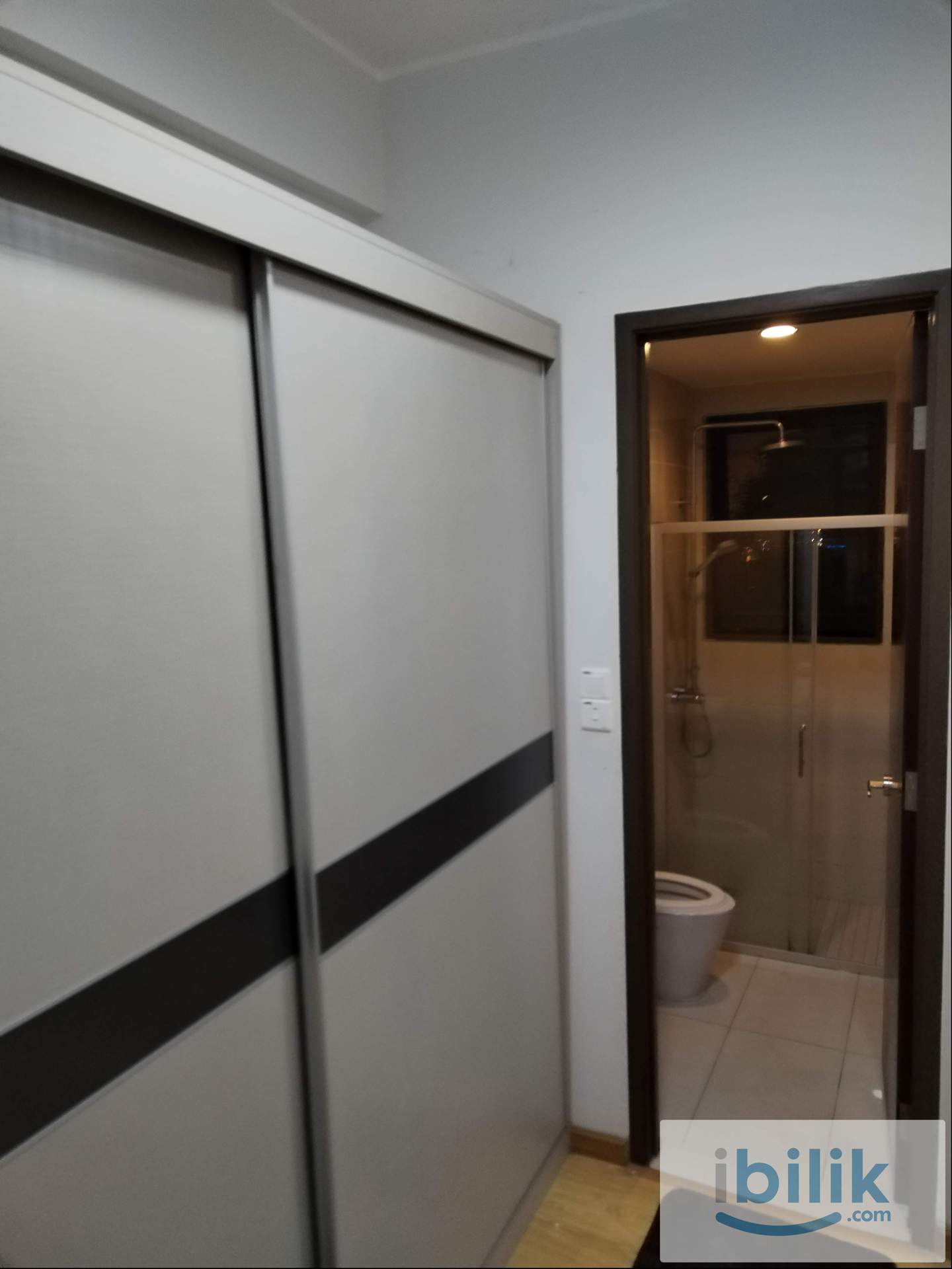 Master Room private toilet - Image 8
