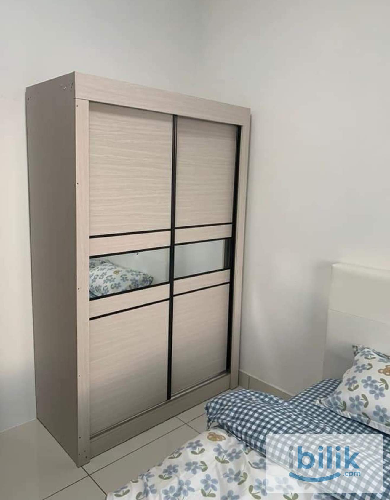 balcony queen bed room - Image 5