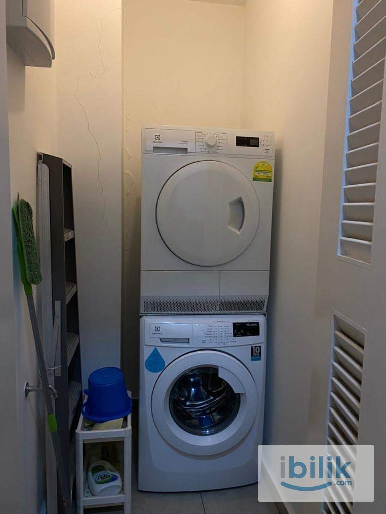MIDDLE ROOM - Image 3