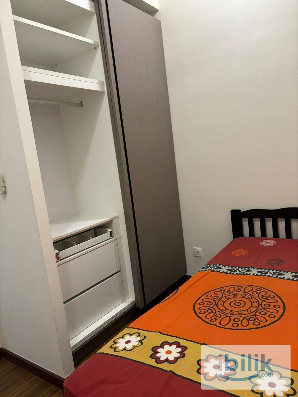 Female Single Room  - Image 5