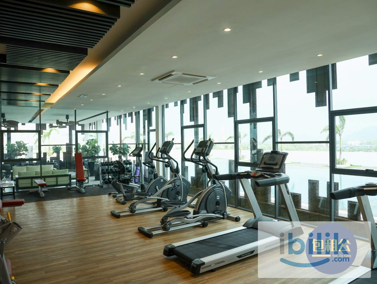 Premium Seaview Female room for rent at Meritus Residensi - Image 7