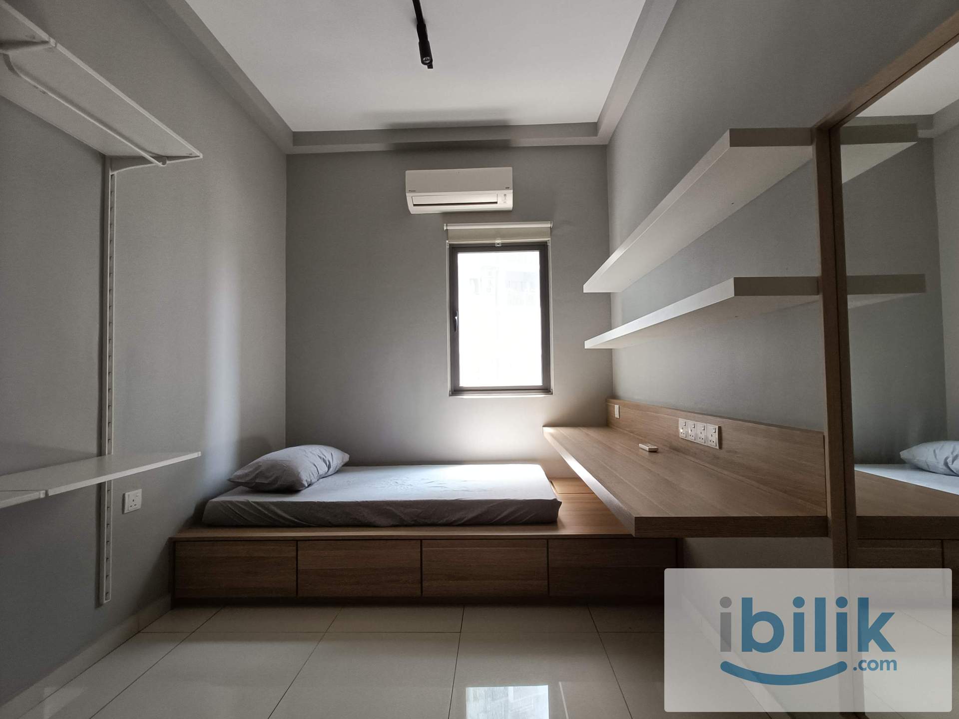 Middle Room - Image 1